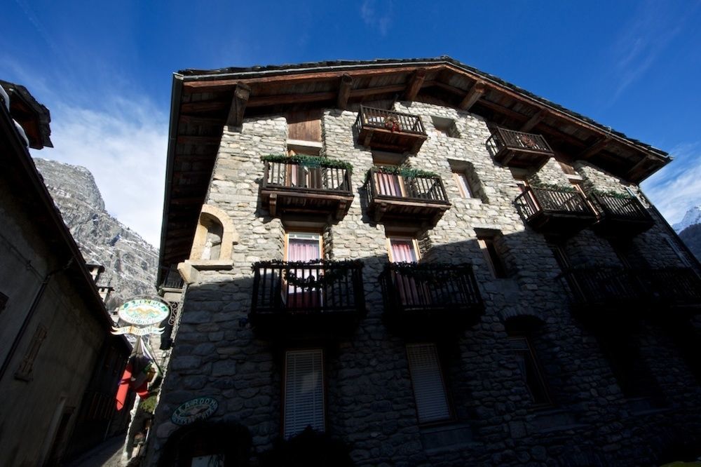 Hotel Dolonne Courmayeur Exterior foto